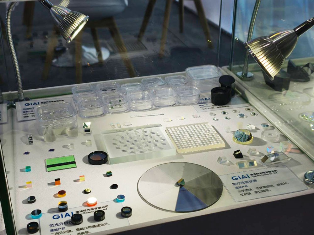 濾光片 醫(yī)療檢測(cè)及熒光分析光學(xué)鏡片展示